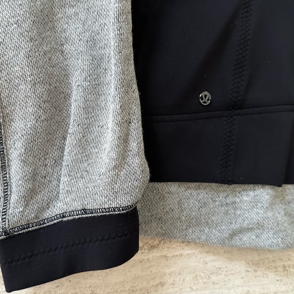 Lululemon Var-City Bomber Jacket | Black / Heathered Black | Size 10 - Picture 9 of 16